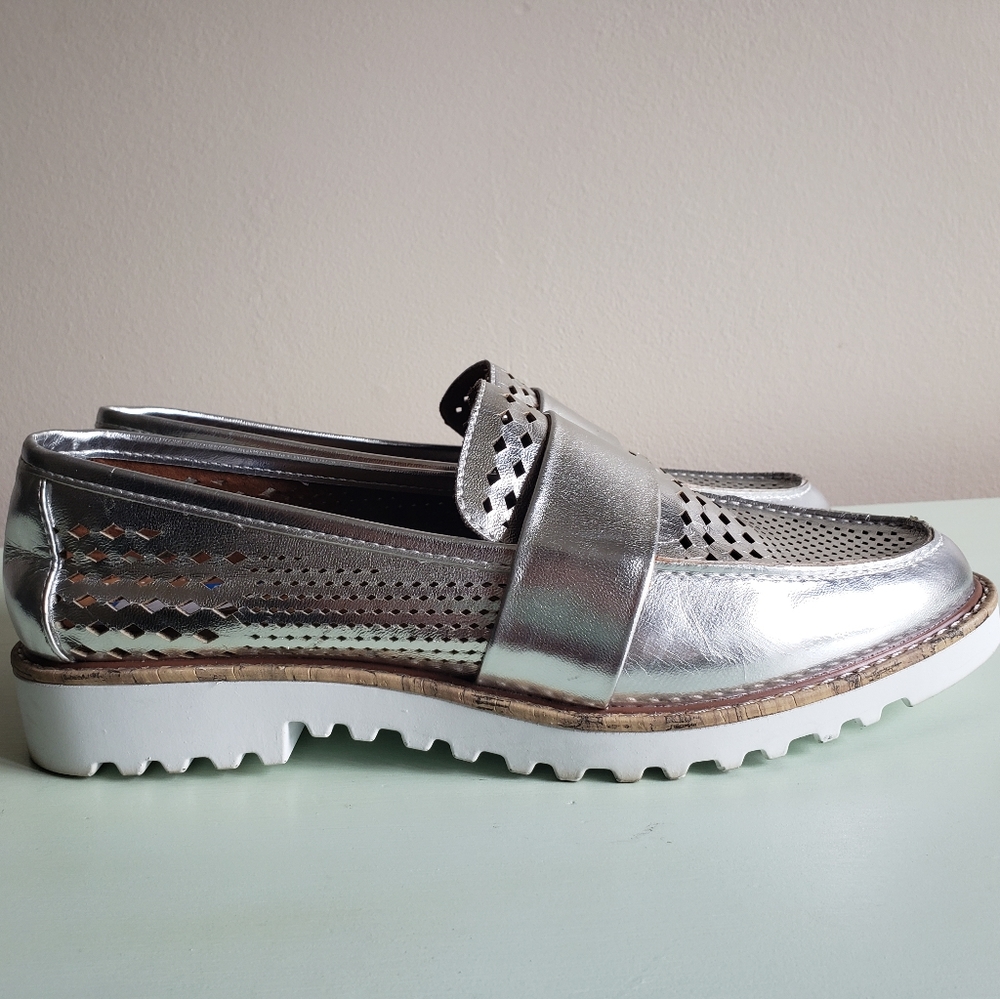 Crown Vintage Miaa Metallic Silver Loafers